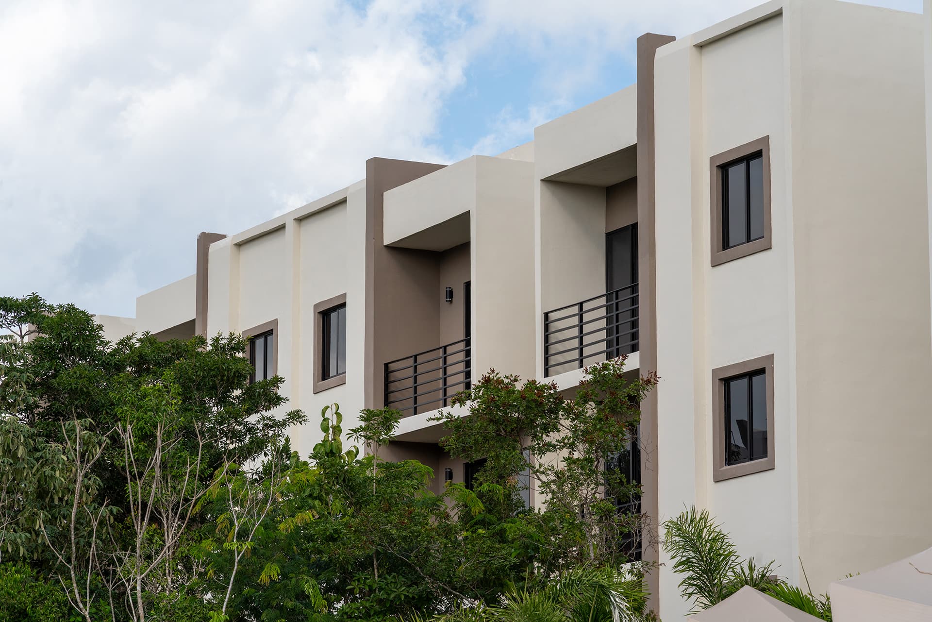 Fachada de Valmira, Urban Homes en Cancún